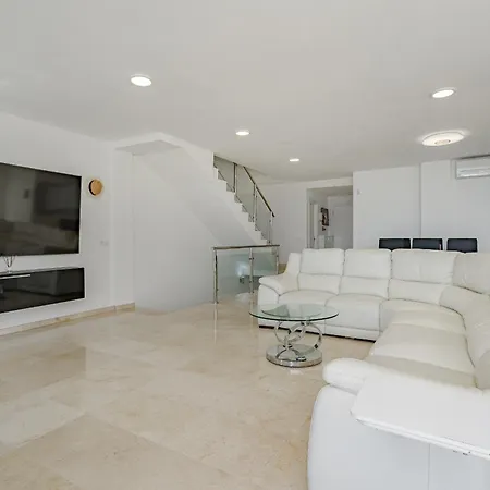 Townhouse Three Bedrooms Paraiso Διαμέρισμα *
