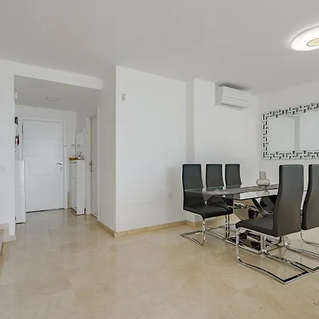 Townhouse Three Bedrooms Paraiso אדחה