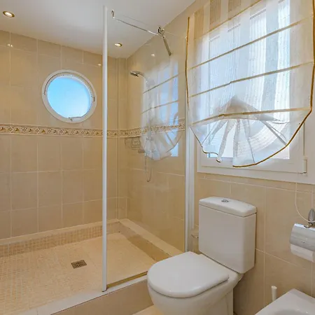 Townhouse Three Bedrooms Paraiso * אדחה